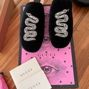 AUTHENTIC - GUCCI Kingsnake Velvet Mules